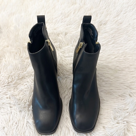 NEW $100 Kenneth Cole Effie Black leather ankle bootie women size 6 - Picture 4 of 6